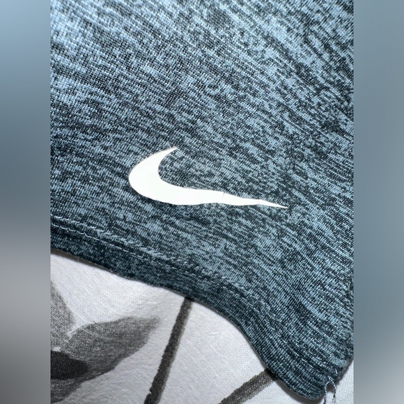 Nike Women’s Dri-Fit Gray Swoosh Short Sleeve Casual Activewear Shirt Size: L - Picture 4 of 7